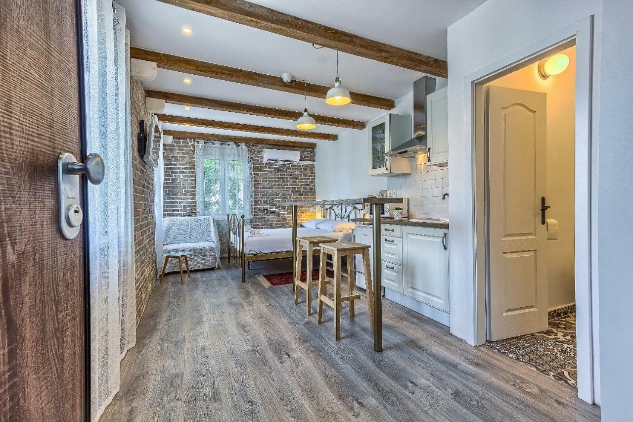 Charming Studio Apartment Σπλιτ Εξωτερικό φωτογραφία